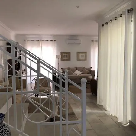 Casa Pinheiros - 3 Bedroom - Fully Air Conditioned - Perfect For Smaller Families Quinta do Lago