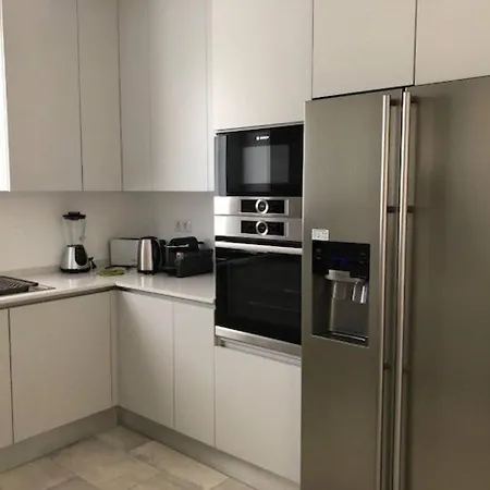 بيت ضيافة Casa Pinheiros - 3 Bedroom - Fully Air Conditioned - Perfect For Smaller Families *