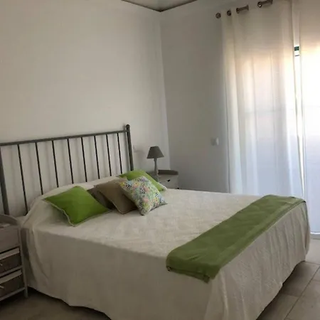 Casa Pinheiros - 3 Bedroom - Fully Air Conditioned - Perfect For Smaller Families *