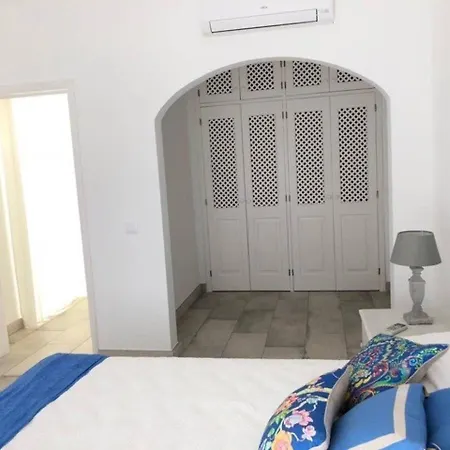 Casa Pinheiros - 3 Bedroom - Fully Air Conditioned - Perfect For Smaller Families بيت ضيافة كينتا دو لاغو