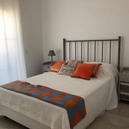 Casa Pinheiros - 3 Bedroom - Fully Air Conditioned - Perfect For Smaller Families Guest house