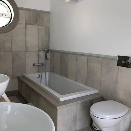 Casa Pinheiros - 3 Bedroom - Fully Air Conditioned - Perfect For Smaller Families
